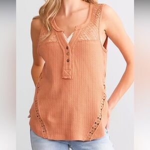 Miss Me Women’s Medium Crochet Henley Tank Top Coral/peach sleeveless button‎